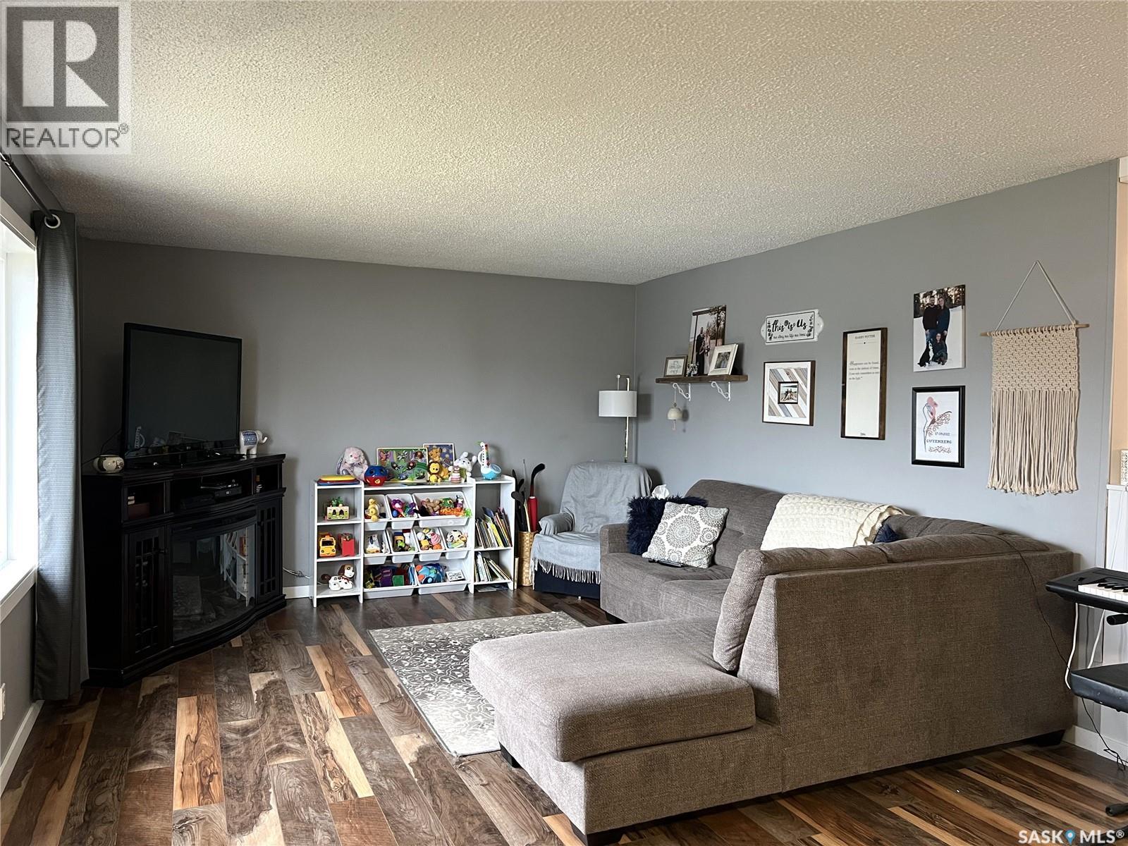 23 Marion Crescent, Meadow Lake, Saskatchewan  S9X 1B7 - Photo 6 - SK036048