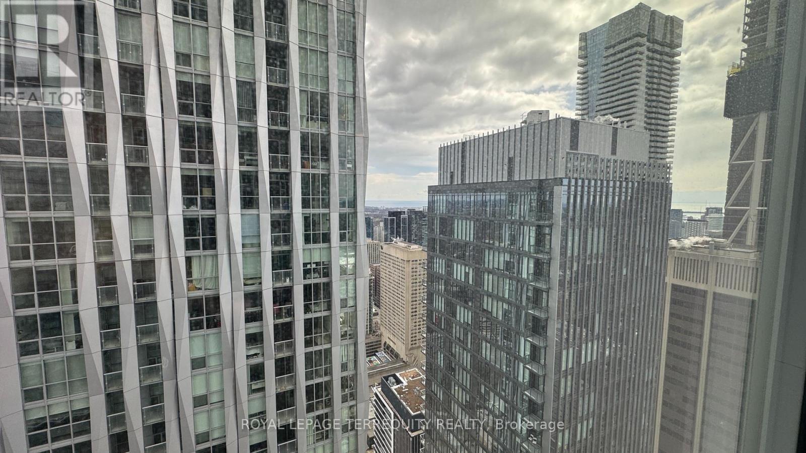 4906 - 11 Yorkville Avenue, Toronto, Ontario  M4W 0B7 - Photo 3 - C13133206