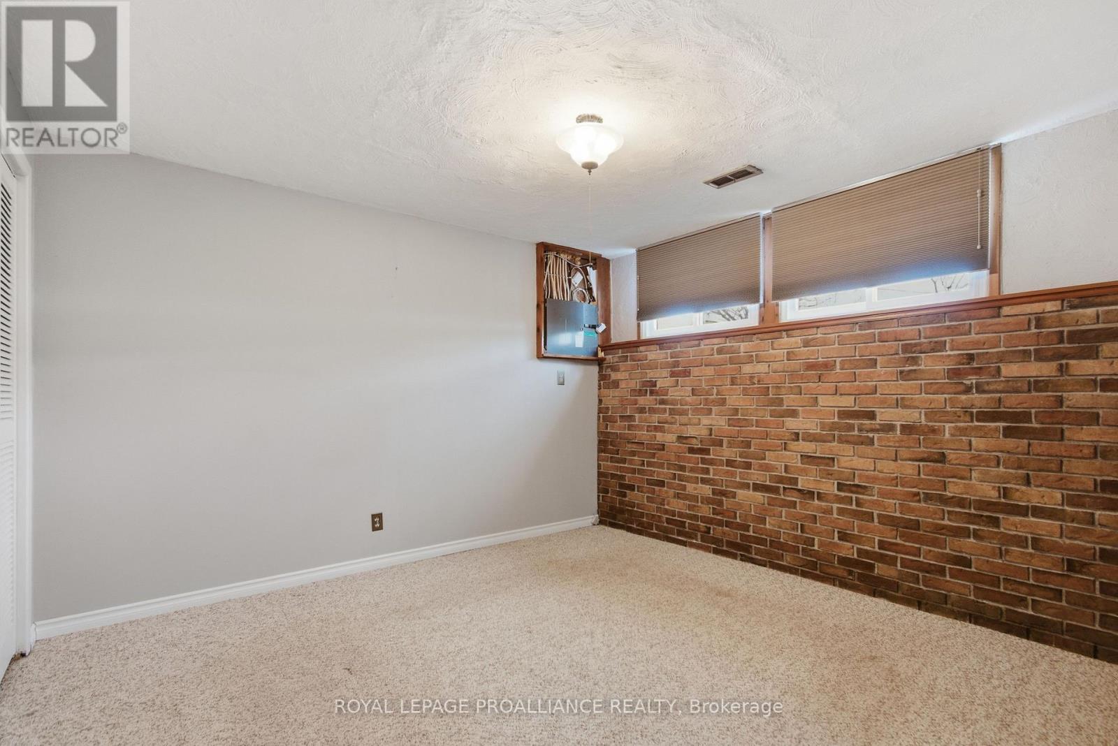 4 O'neil Crescent, Quinte West, Ontario  K8V 5Y6 - Photo 23 - X12981374