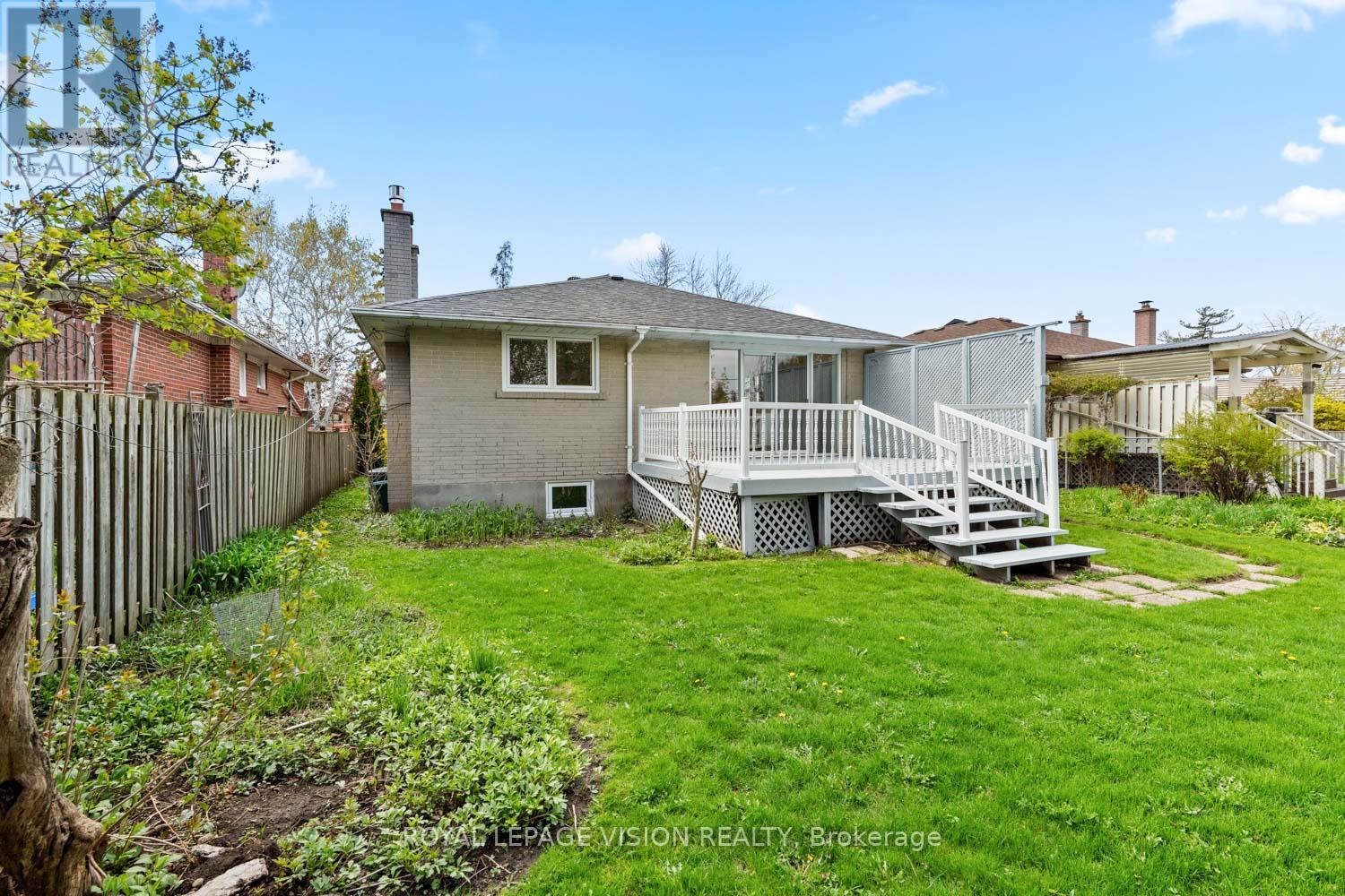 6 Macduff Crescent, Toronto, Ontario  M1M 1X5 - Photo 34 - E13133312