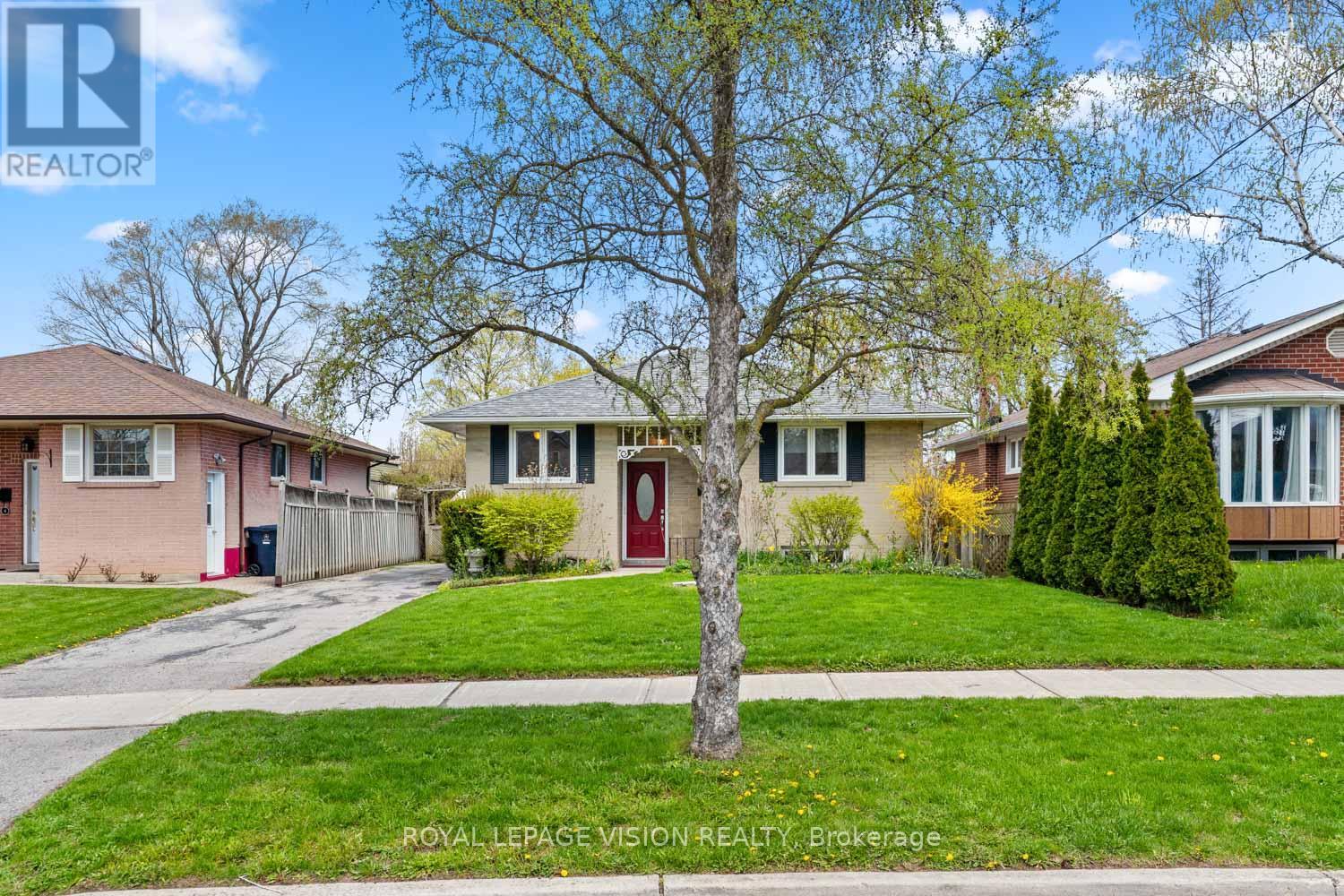 6 Macduff Crescent, Toronto, Ontario  M1M 1X5 - Photo 37 - E13133312