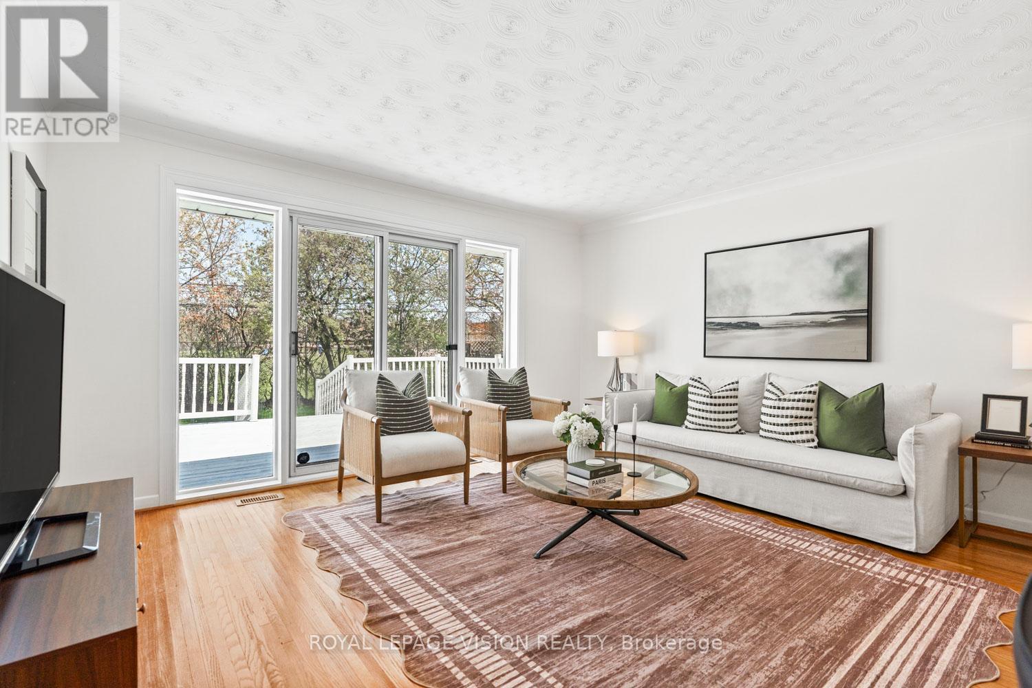 6 Macduff Crescent, Toronto, Ontario  M1M 1X5 - Photo 4 - E13133312