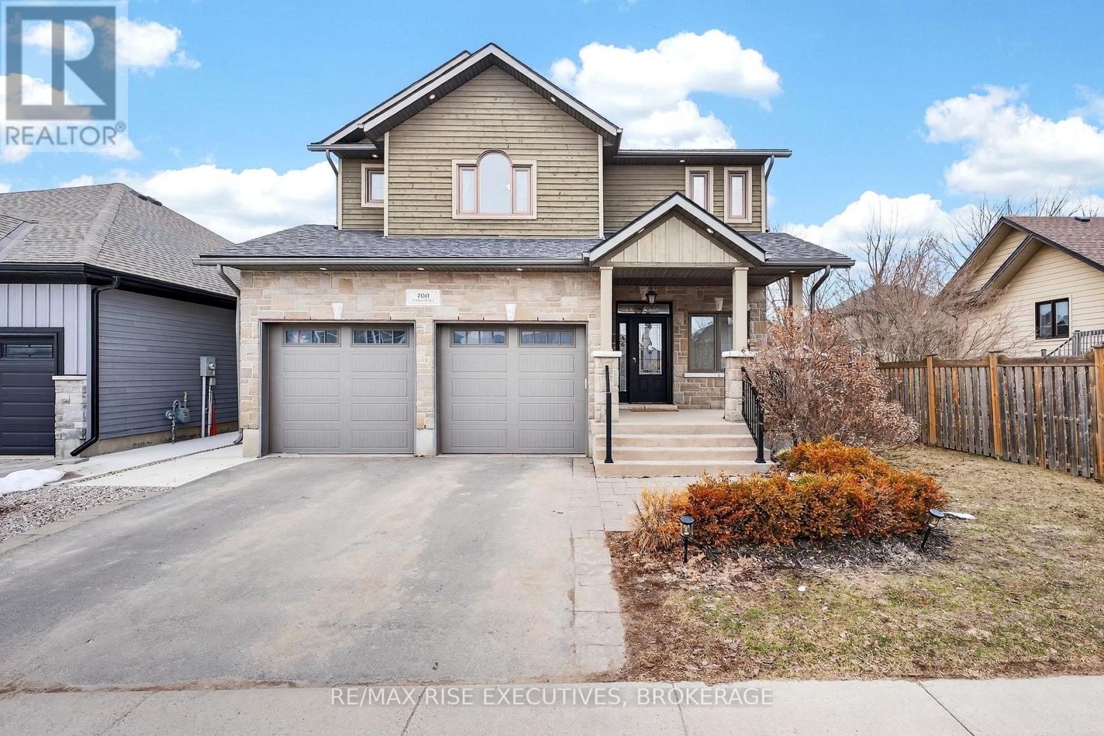 700 STONEHENGE STREET, Kingston, Ontario