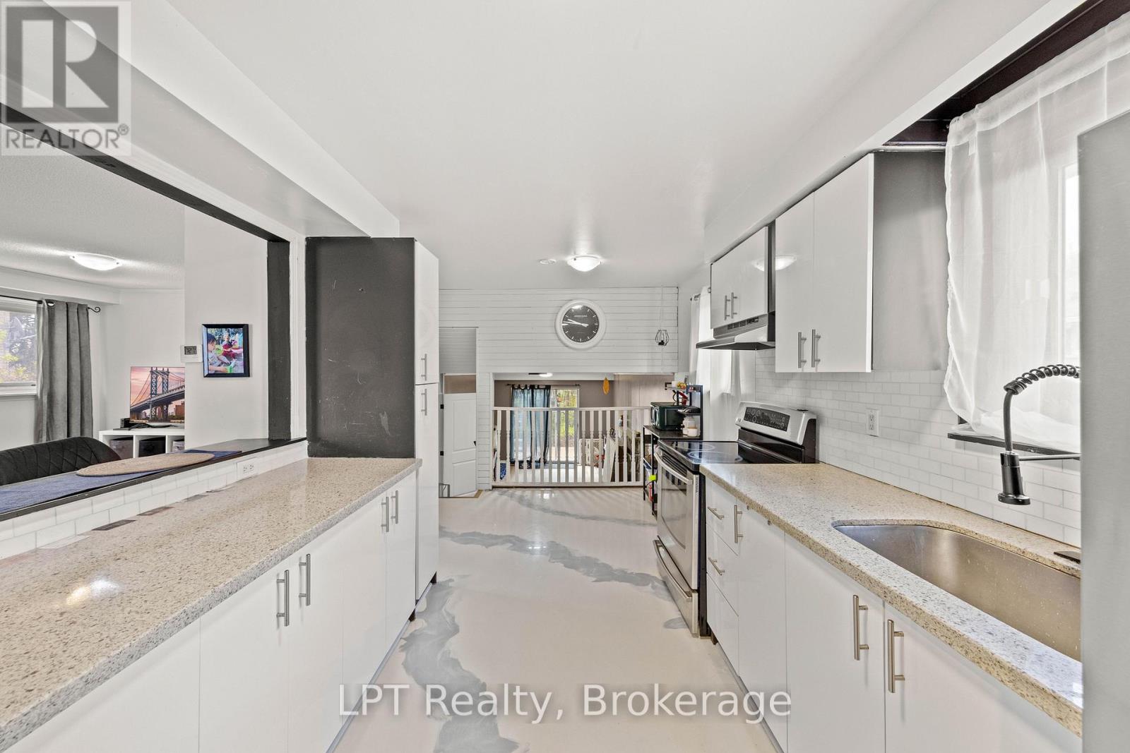 7 Briarbluff Avenue, Toronto, Ontario  M1E 3H2 - Photo 22 - E13133528
