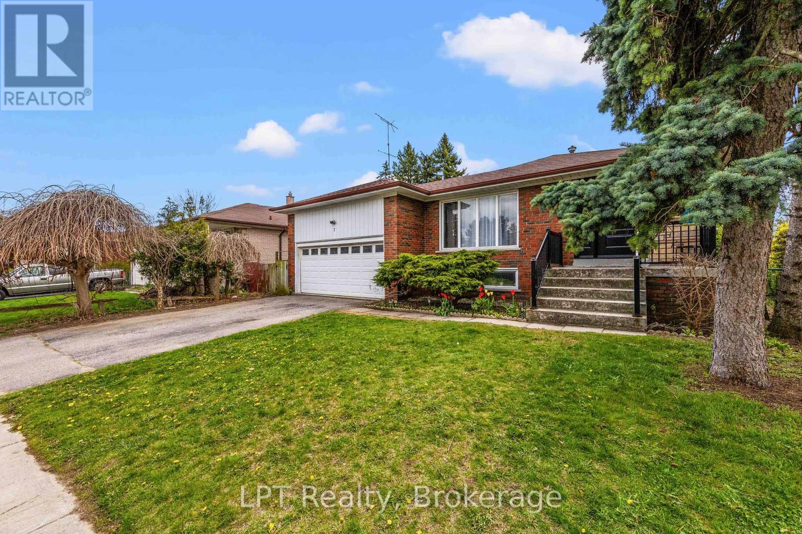 7 Briarbluff Avenue, Toronto, Ontario  M1E 3H2 - Photo 4 - E13133528