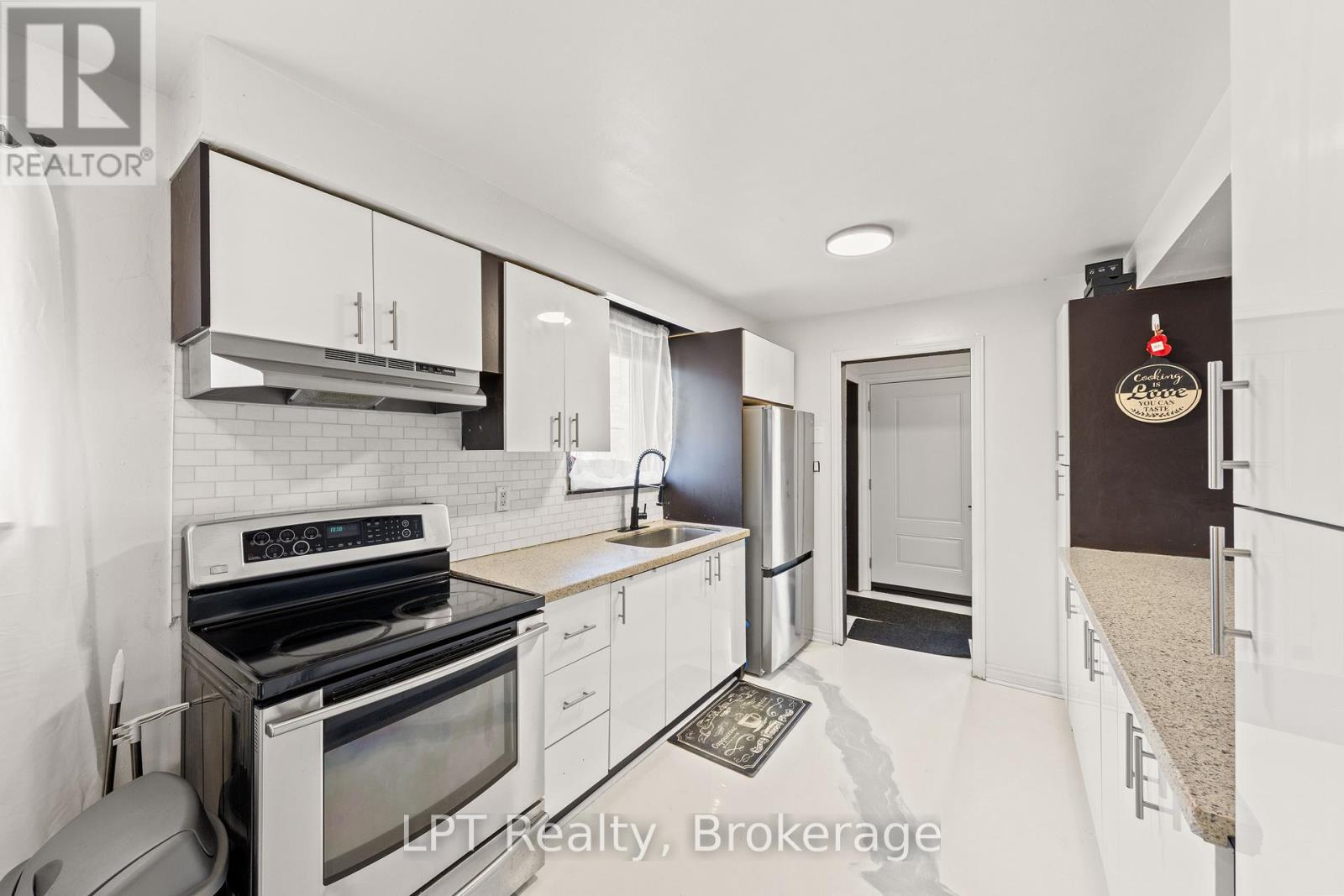7 Briarbluff Avenue, Toronto, Ontario  M1E 3H2 - Photo 8 - E13133528