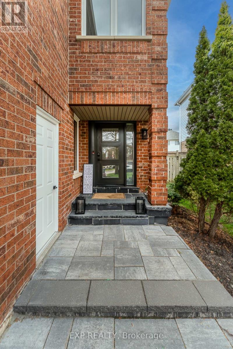 457 Heddle Crescent, Newmarket, Ontario  L3X 2J4 - Photo 3 - N13133270
