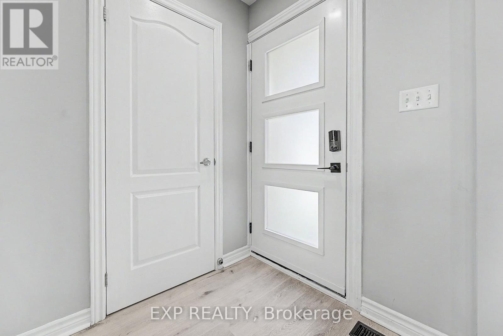 457 Heddle Crescent, Newmarket, Ontario  L3X 2J4 - Photo 4 - N13133270