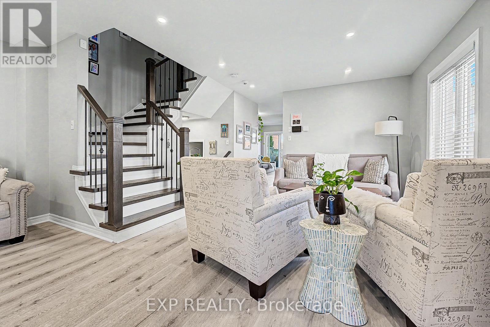 457 Heddle Crescent, Newmarket, Ontario  L3X 2J4 - Photo 5 - N13133270