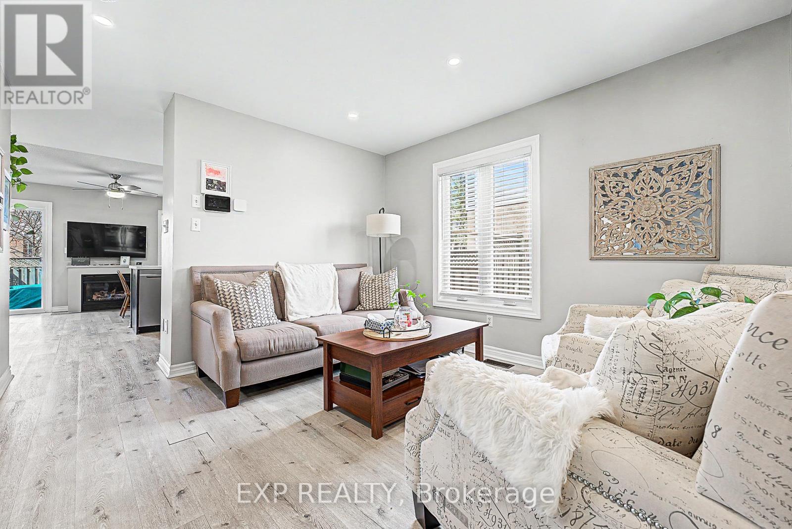 457 Heddle Crescent, Newmarket, Ontario  L3X 2J4 - Photo 6 - N13133270
