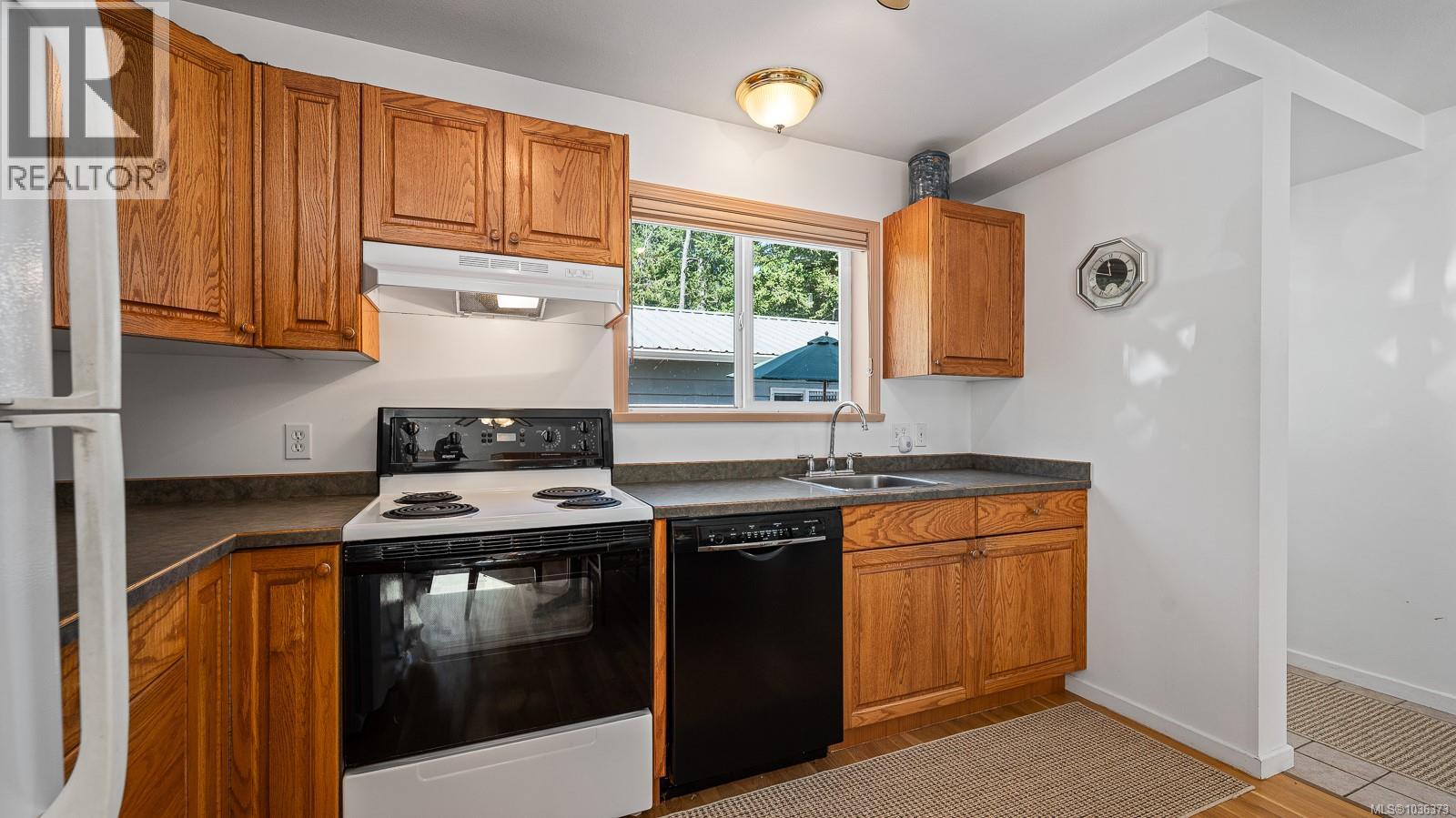 416 Curtis Rd, Comox, British Columbia  V9M 3W1 - Photo 17 - 1036373