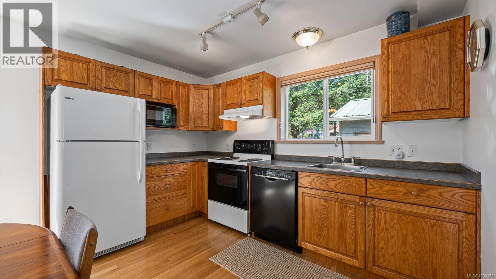 416 Curtis Rd, Comox, British Columbia  V9M 3W1 - Photo 19 - 1036373