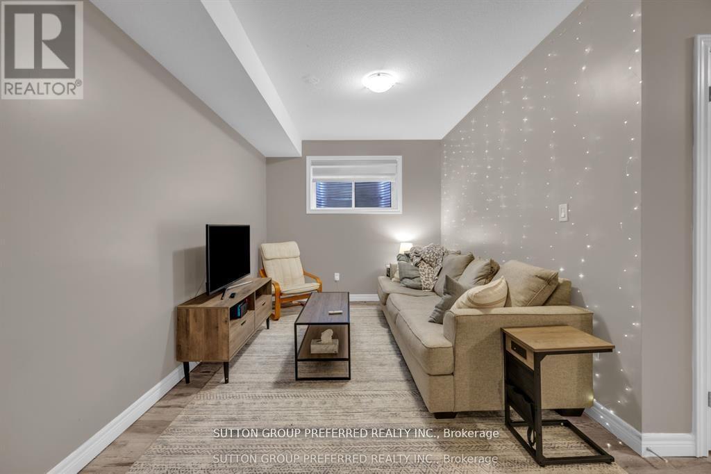 59 Spachman Street, Kitchener, Ontario  N2R 1R7 - Photo 38 - X13133614
