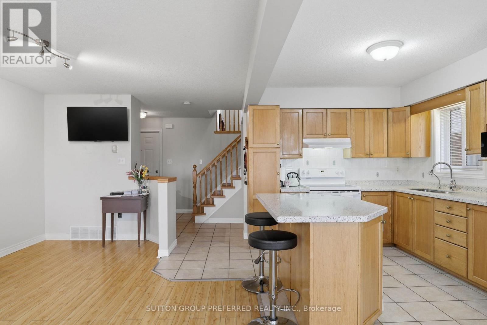 187 Hollyridge Crescent, Kitchener, Ontario  N2N 3N4 - Photo 9 - X13133662