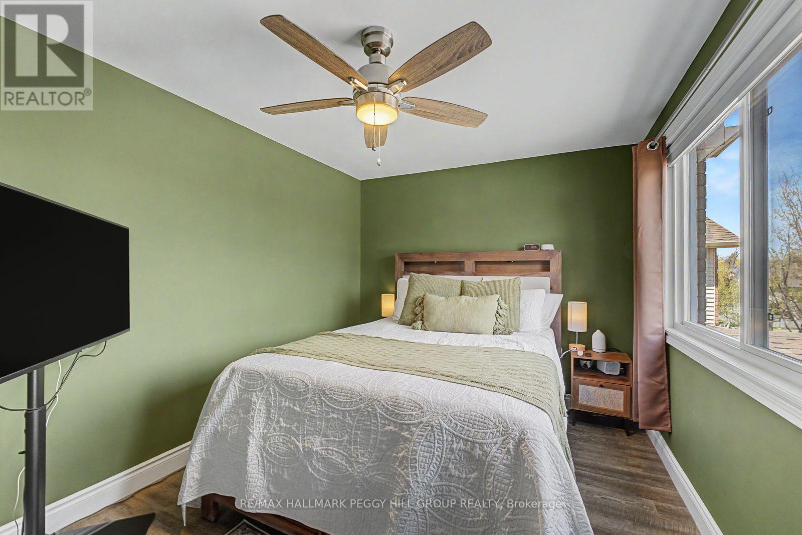 Upper - 89 Hadden Crescent, Barrie, Ontario  L4M 6G7 - Photo 6 - S13133340