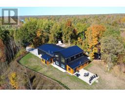 999 ENNIS ROAD, Tay Valley, Ontario