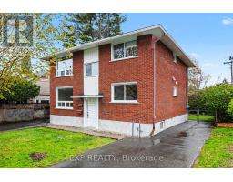 885 PINEWOOD CRESCENT, Ottawa, Ontario