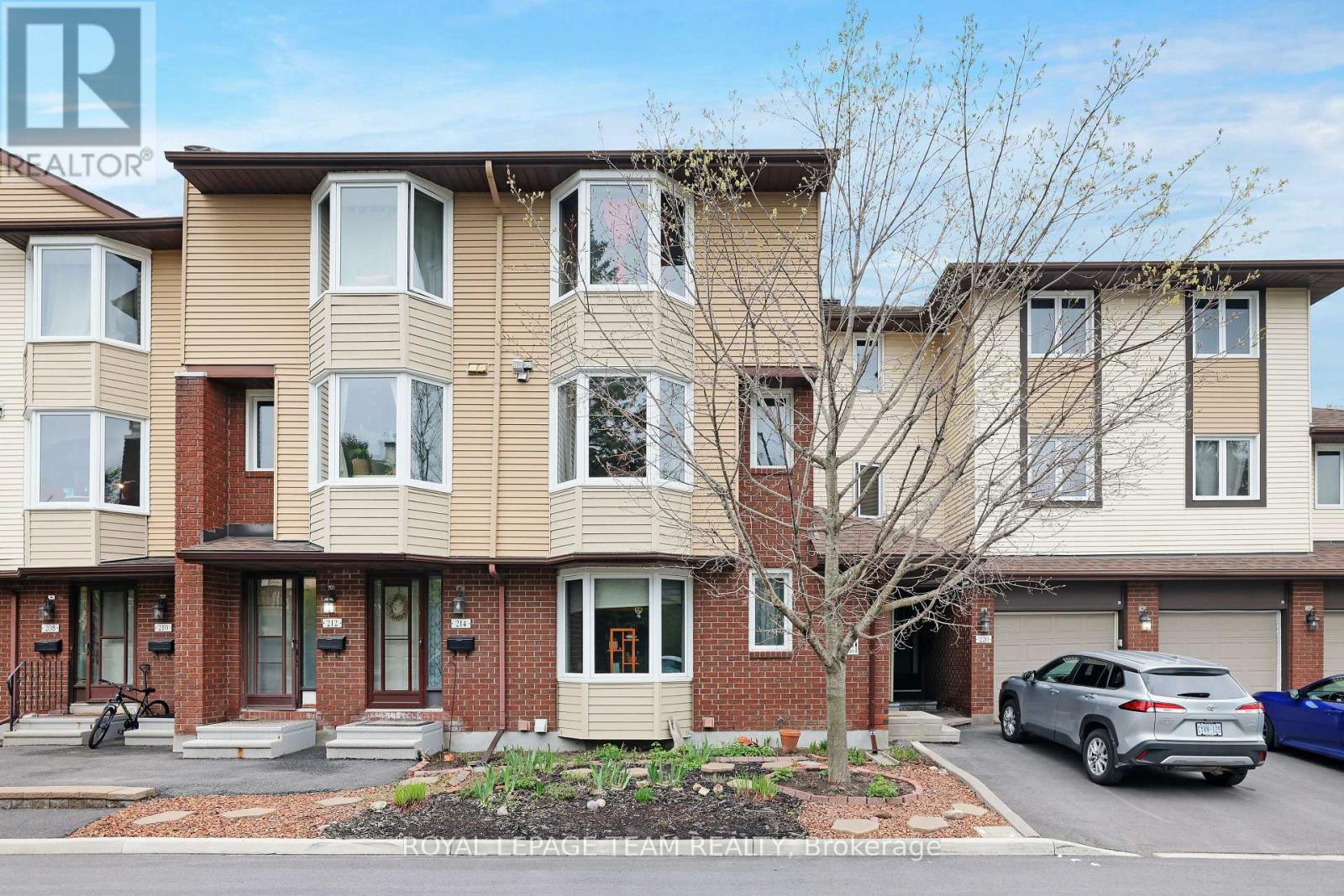 216 STEENBAKKERS PRIVATE, Ottawa, Ontario