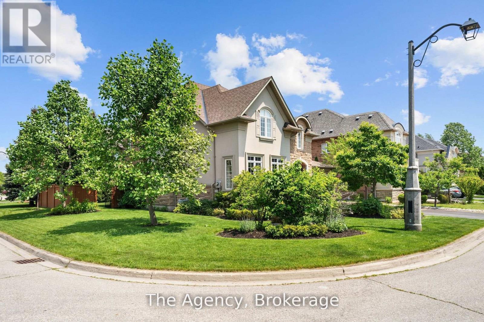 297 Fritillary Street, Oakville, Ontario  L6L 6W7 - Photo 4 - W13133486