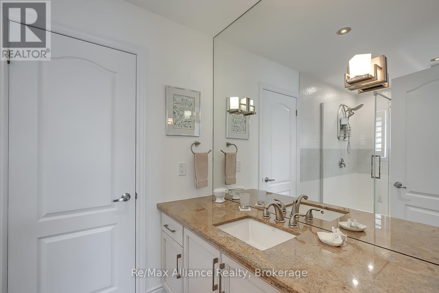 203 Burloak Drive, Oakville, Ontario  L6L 6T6 - Photo 29 - W13133516