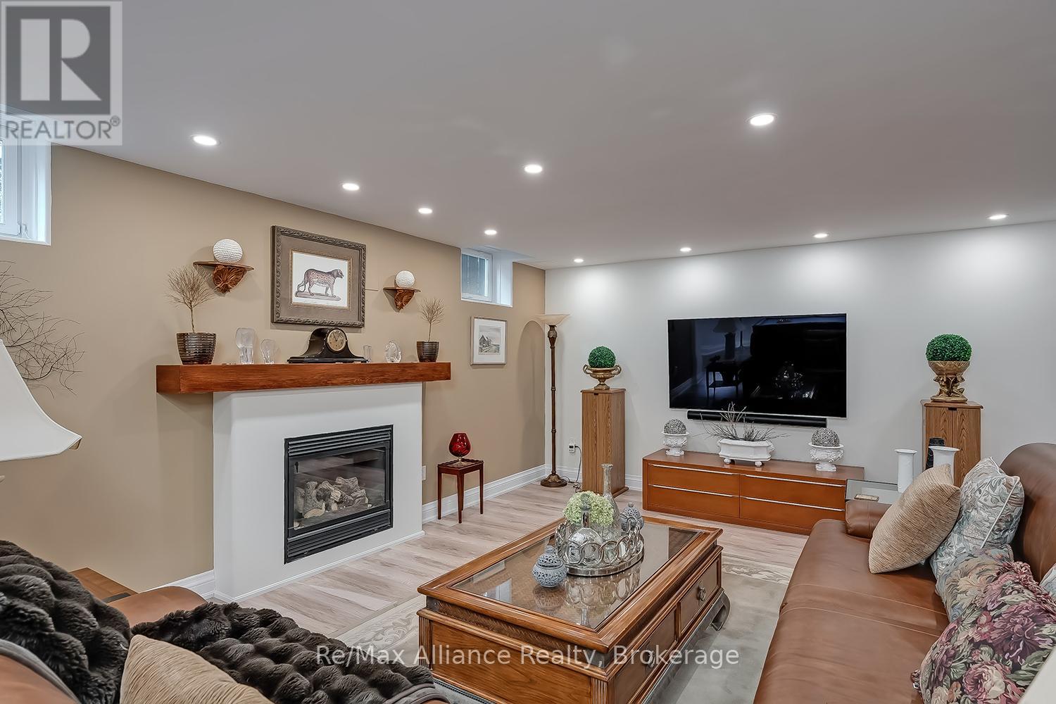 203 Burloak Drive, Oakville, Ontario  L6L 6T6 - Photo 32 - W13133516