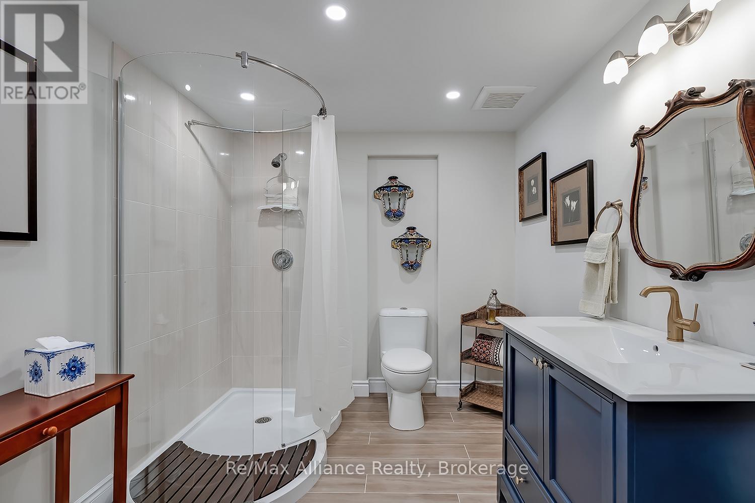 203 Burloak Drive, Oakville, Ontario  L6L 6T6 - Photo 36 - W13133516