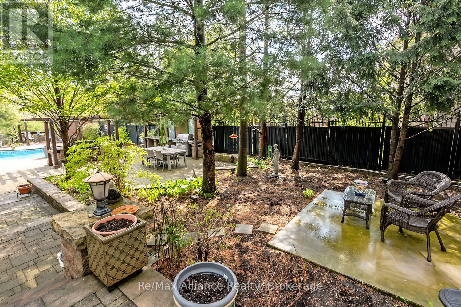 203 Burloak Drive, Oakville, Ontario  L6L 6T6 - Photo 39 - W13133516