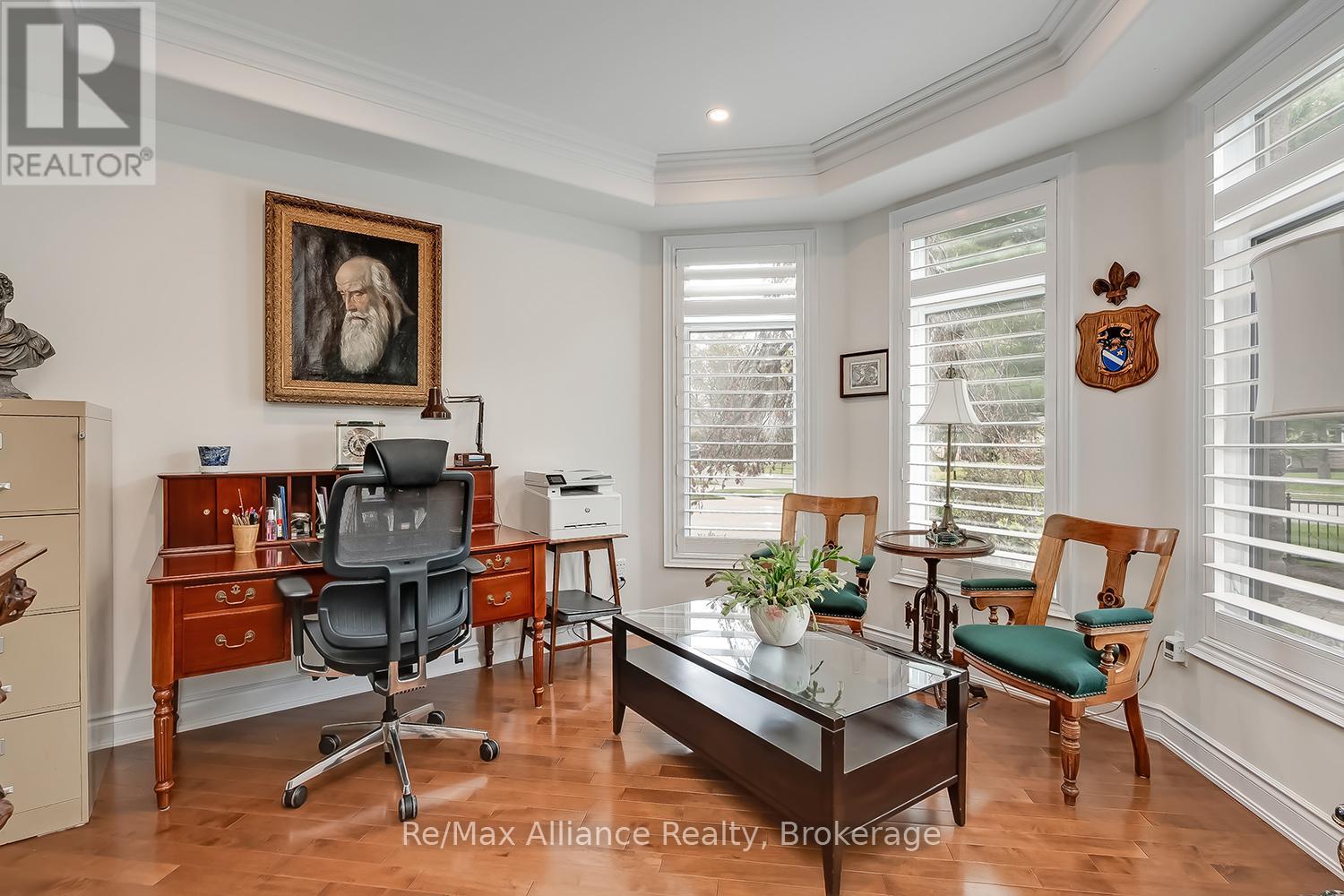 203 Burloak Drive, Oakville, Ontario  L6L 6T6 - Photo 4 - W13133516