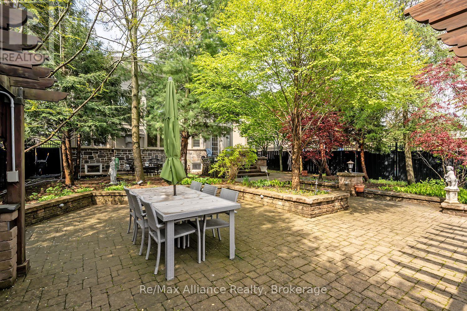 203 Burloak Drive, Oakville, Ontario  L6L 6T6 - Photo 41 - W13133516