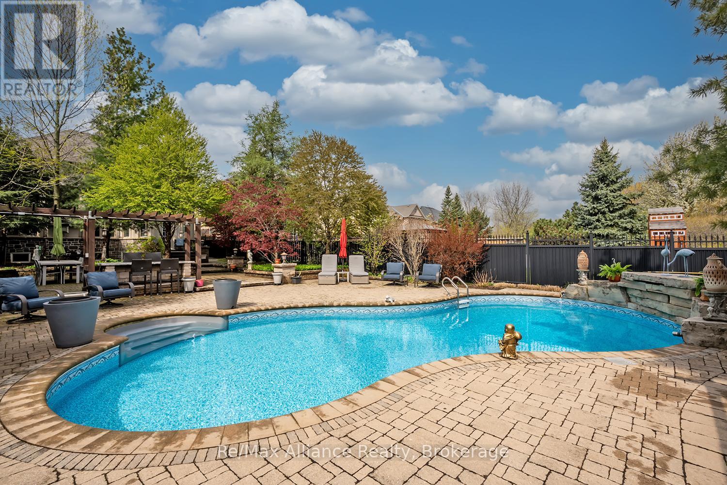 203 Burloak Drive, Oakville, Ontario  L6L 6T6 - Photo 45 - W13133516