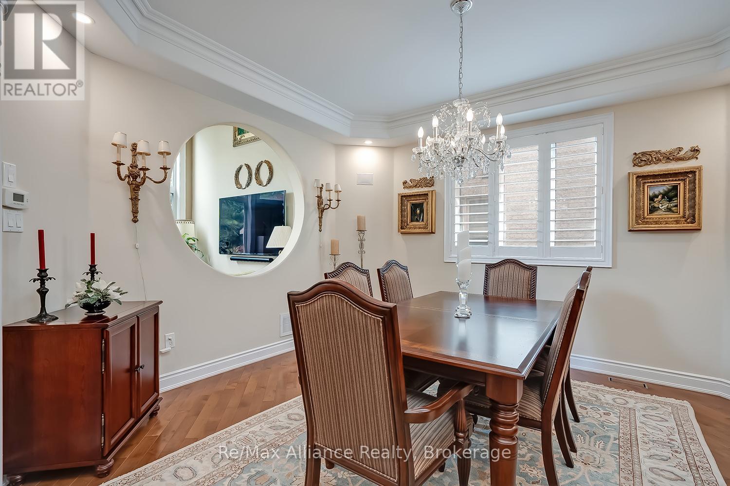 203 Burloak Drive, Oakville, Ontario  L6L 6T6 - Photo 8 - W13133516