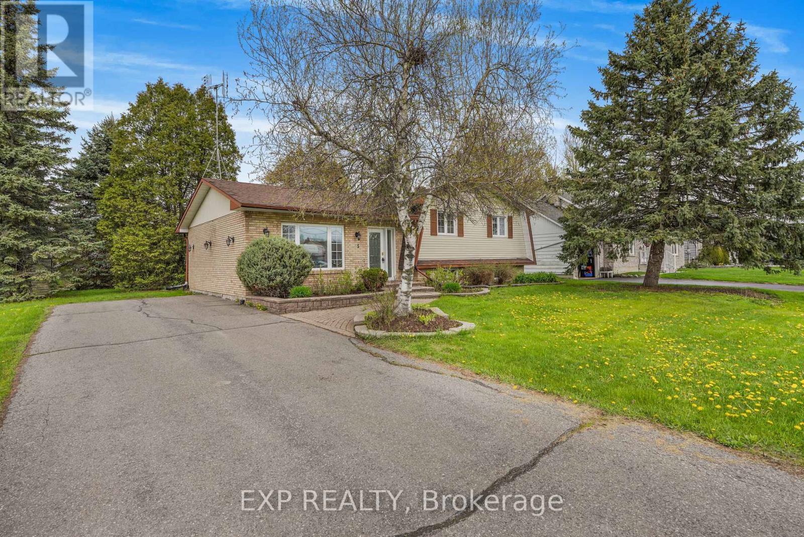 5 Albert Street, Casselman, Ontario  K0A 1M0 - Photo 2 - X12689250