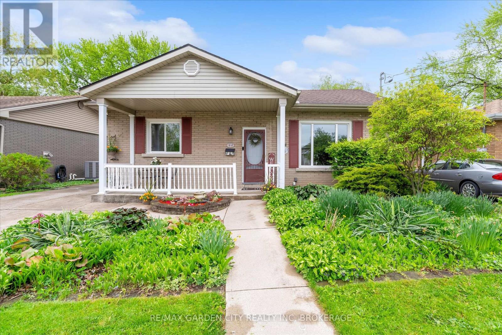 44 ALEXANDRA BOULEVARD, st. catharines (secord woods), Ontario