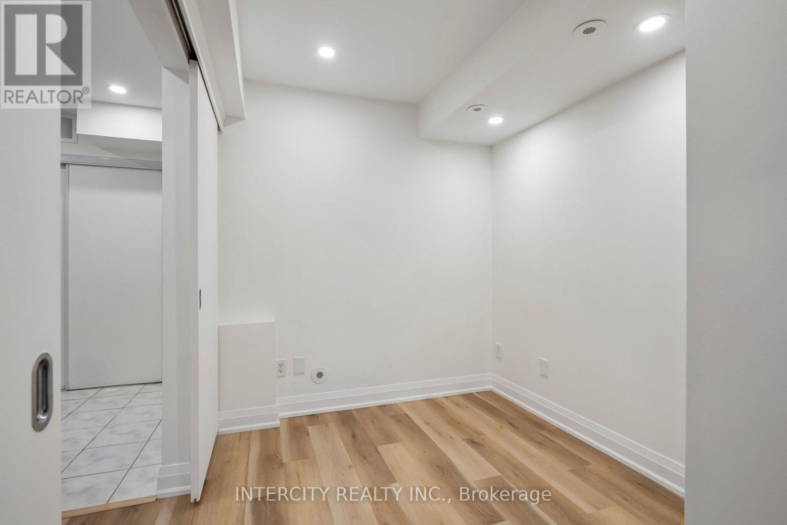 741 - 10 Laidlaw Street, Toronto, Ontario  M6K 1X2 - Photo 29 - W13133162