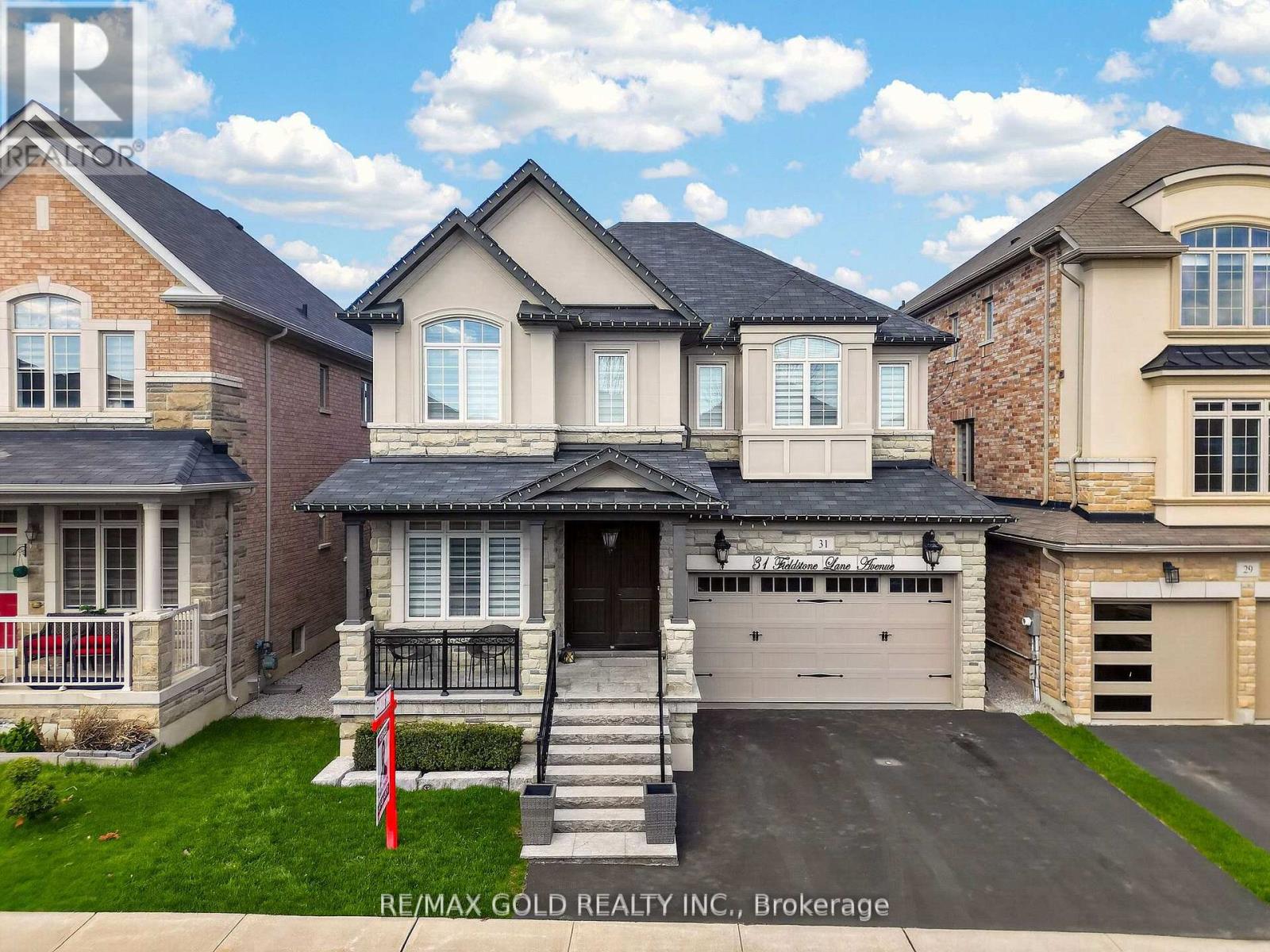 31 Fieldstone Lane Avenue, Caledon, Ontario  L7C 1C4 - Photo 2 - W13133184