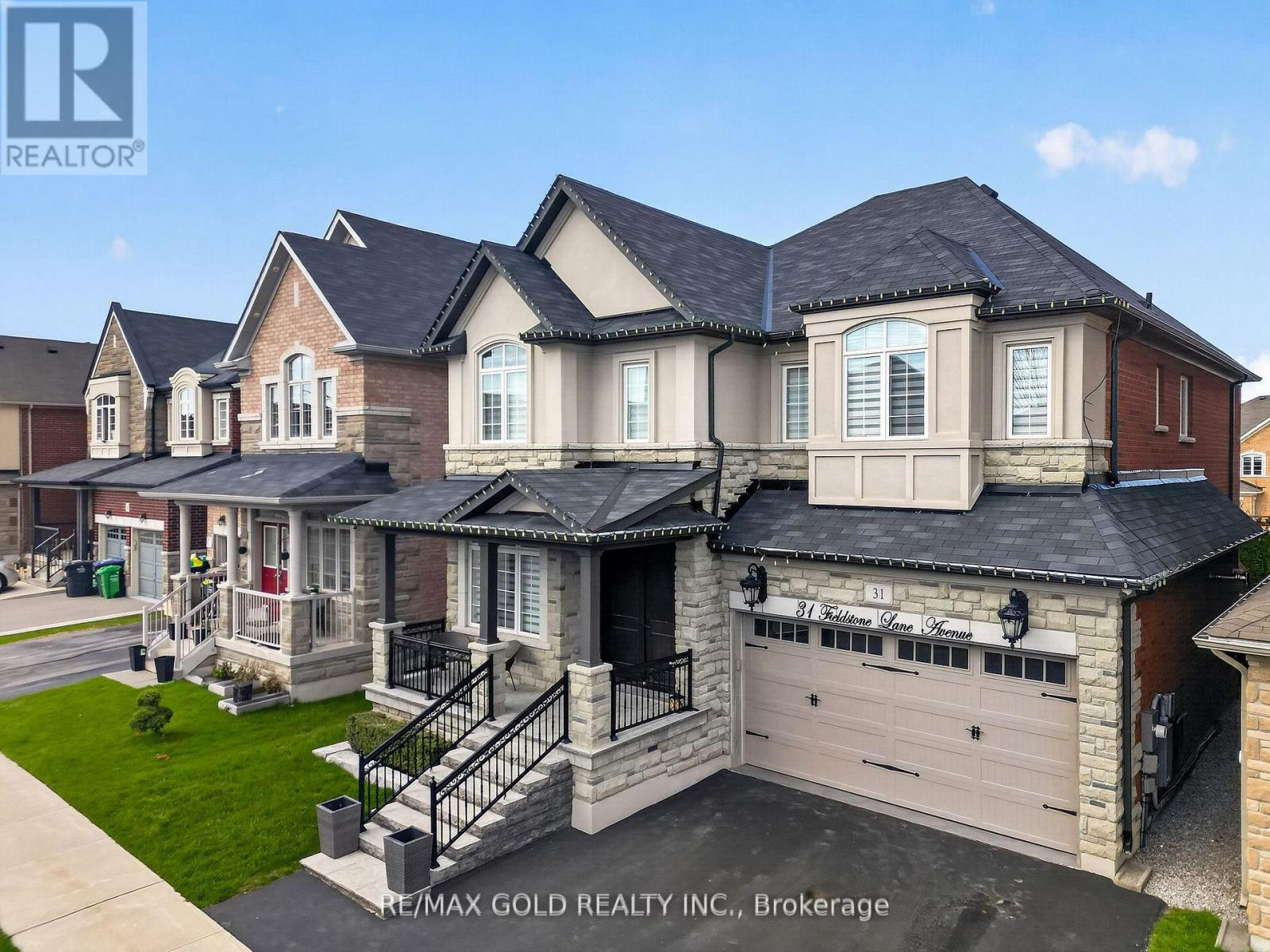 31 Fieldstone Lane Avenue, Caledon, Ontario  L7C 1C4 - Photo 3 - W13133184