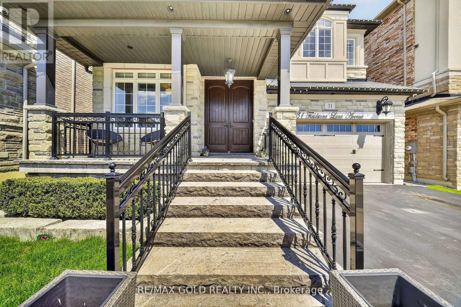 31 Fieldstone Lane Avenue, Caledon, Ontario  L7C 1C4 - Photo 4 - W13133184