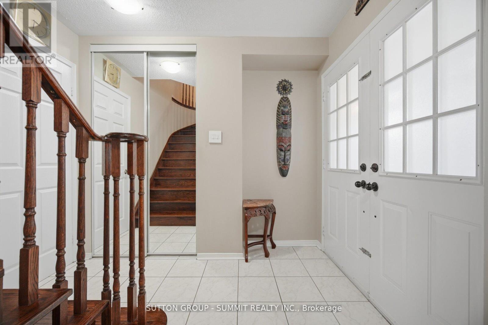 5387 Flatford Road, Mississauga, Ontario  L5V 1Y6 - Photo 2 - W13133220