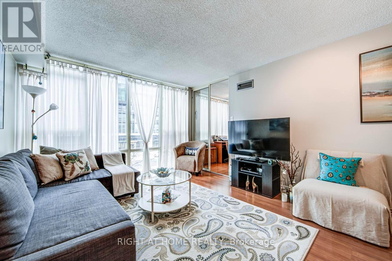 306 - 330 Rathburn Road W, Mississauga, Ontario  L5B 3Y1 - Photo 11 - W13133292