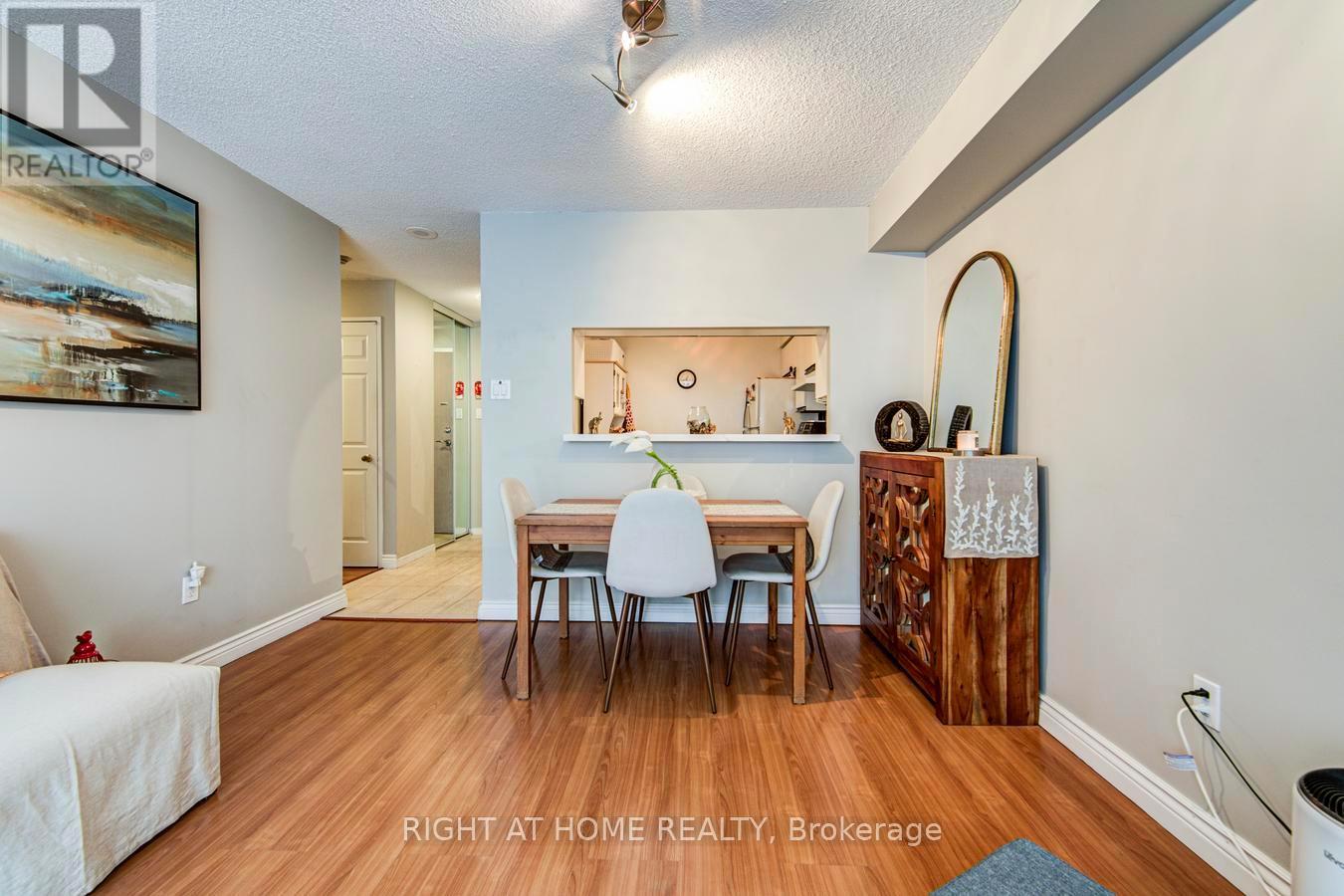 306 - 330 Rathburn Road W, Mississauga, Ontario  L5B 3Y1 - Photo 15 - W13133292