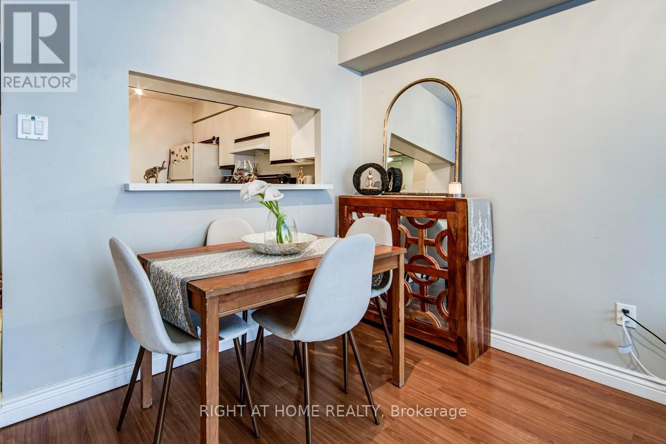 306 - 330 Rathburn Road W, Mississauga, Ontario  L5B 3Y1 - Photo 16 - W13133292