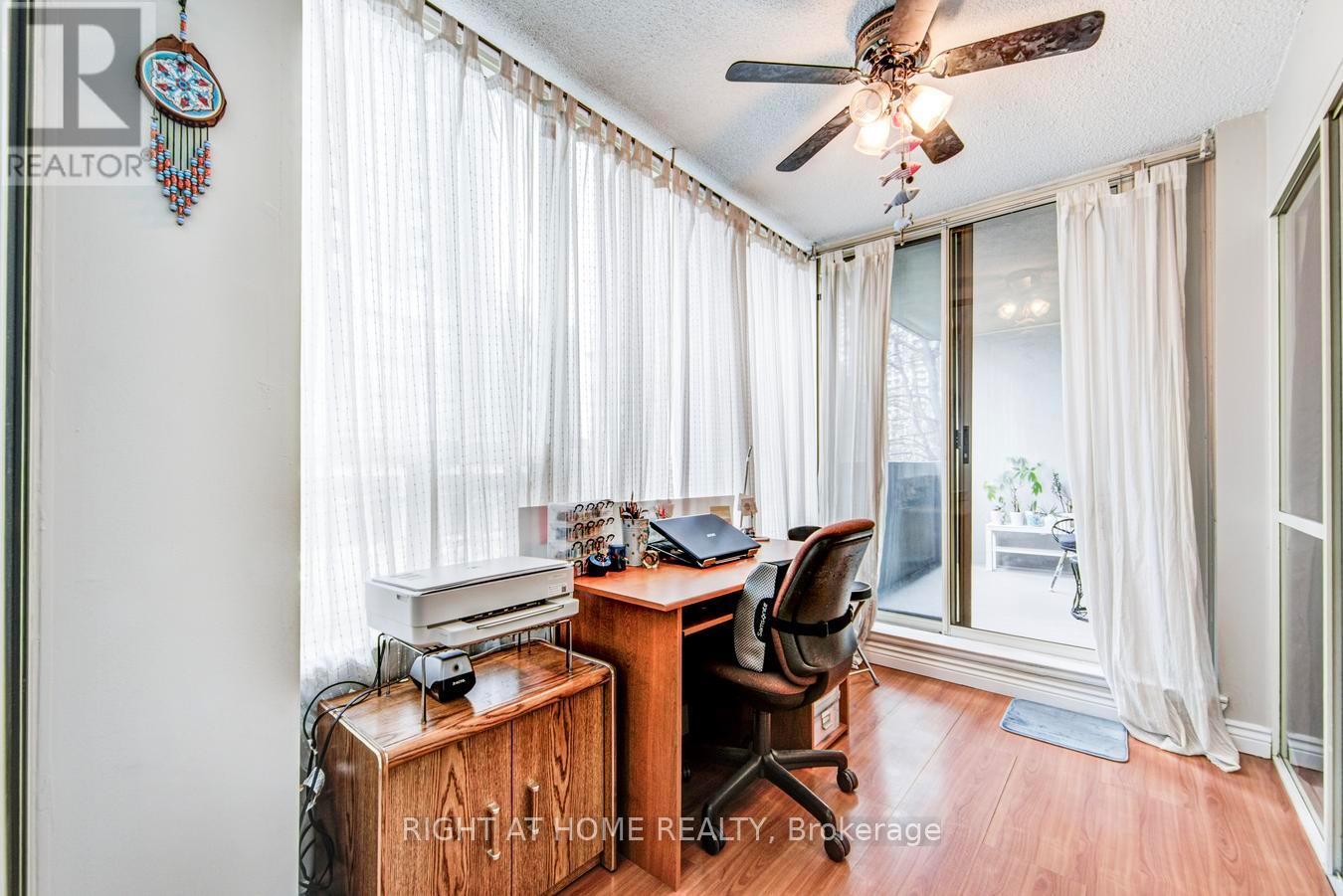 306 - 330 Rathburn Road W, Mississauga, Ontario  L5B 3Y1 - Photo 27 - W13133292
