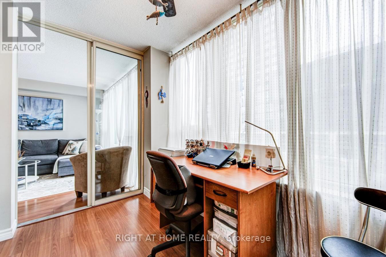 306 - 330 Rathburn Road W, Mississauga, Ontario  L5B 3Y1 - Photo 28 - W13133292