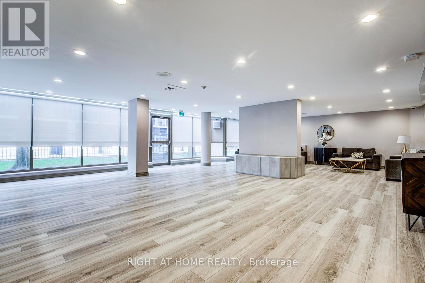 306 - 330 Rathburn Road W, Mississauga, Ontario  L5B 3Y1 - Photo 45 - W13133292