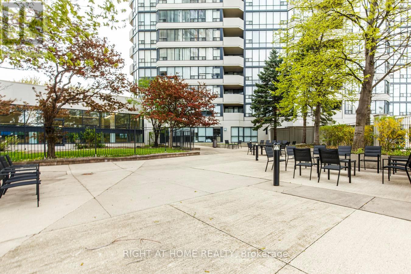 306 - 330 Rathburn Road W, Mississauga, Ontario  L5B 3Y1 - Photo 47 - W13133292