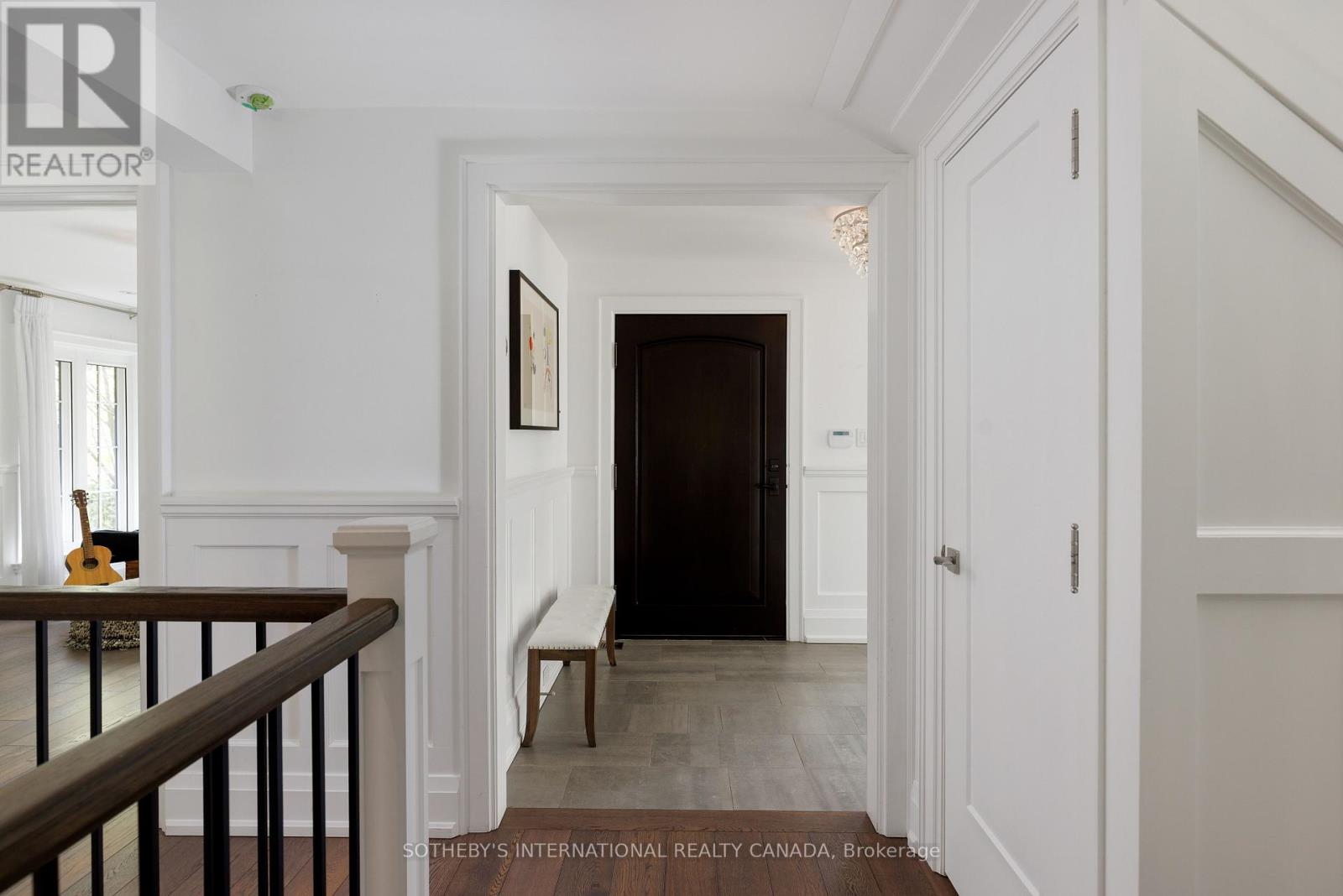10 Queen Mary's Drive, Toronto, Ontario  M8X 1S2 - Photo 2 - W13133296