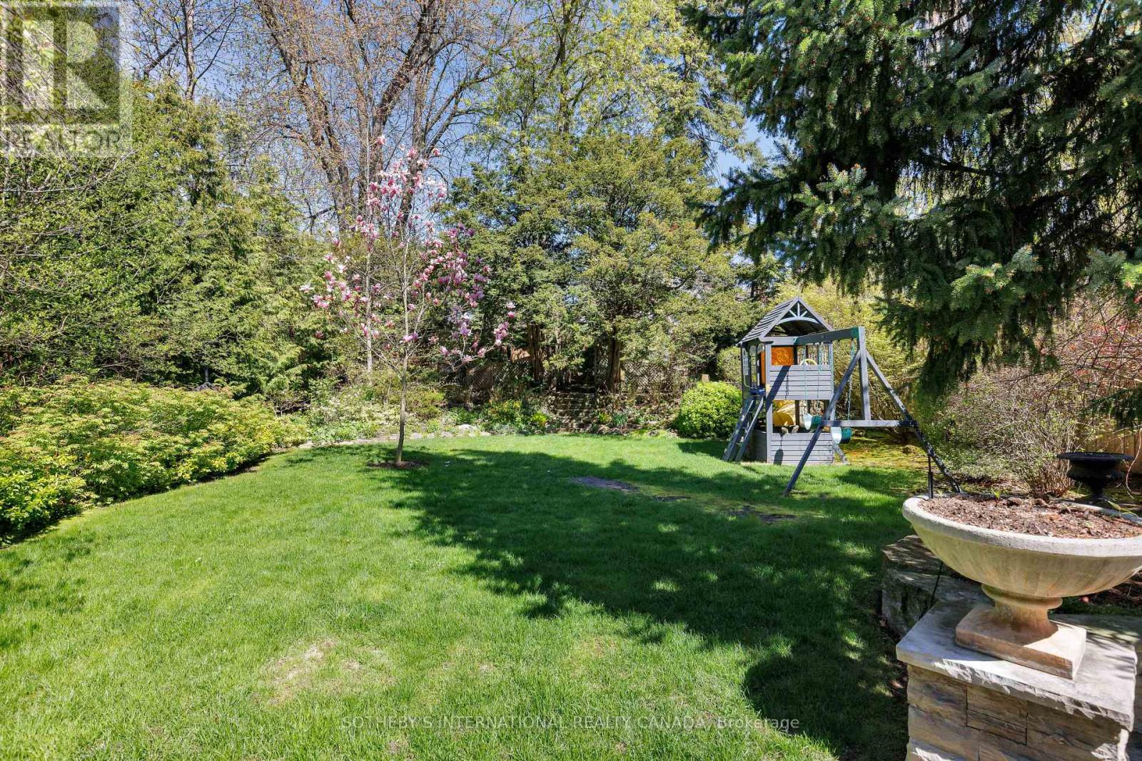 10 Queen Mary's Drive, Toronto, Ontario  M8X 1S2 - Photo 46 - W13133296