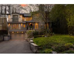 10 QUEEN MARY'S DRIVE, Toronto, Ontario