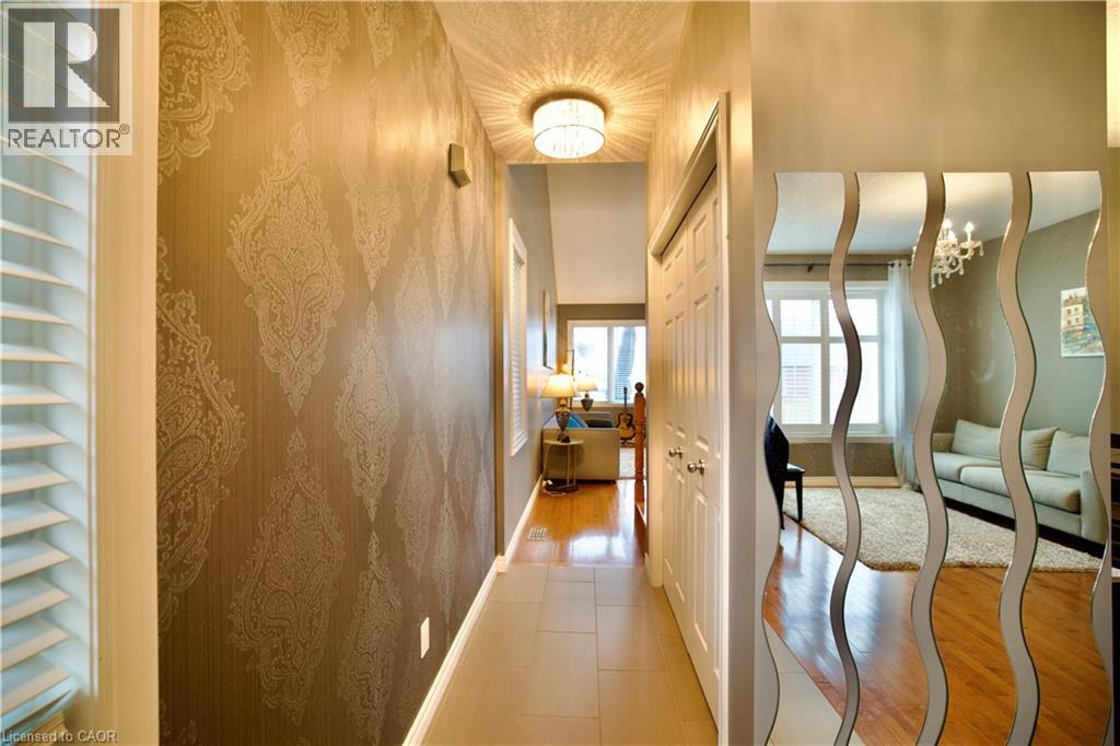 704 Zurich Drive, Waterloo, Ontario  N2V 2S8 - Photo 2 - 40830616