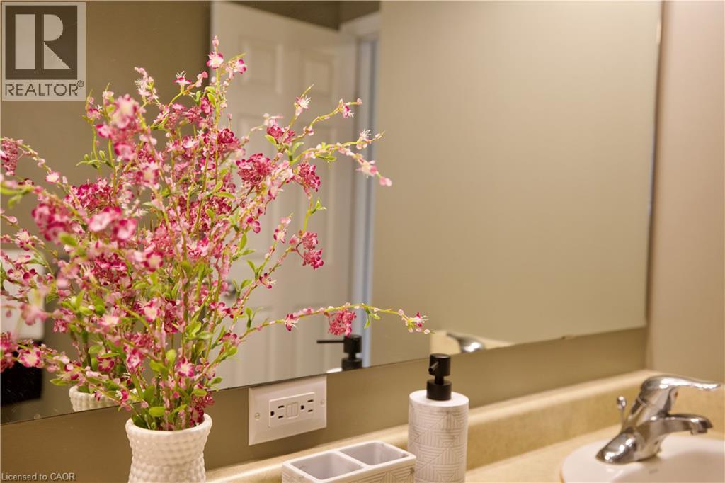 704 Zurich Drive, Waterloo, Ontario  N2V 2S8 - Photo 37 - 40830616
